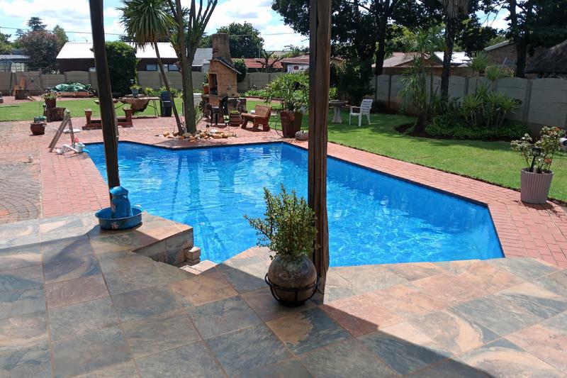 4 Bedroom Property for Sale in Strubenvale Gauteng