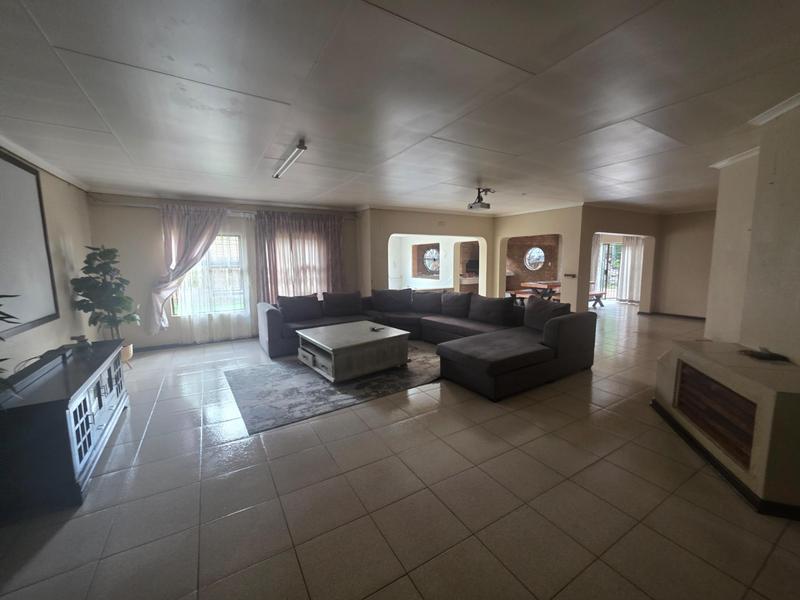 5 Bedroom Property for Sale in Sunward Park Gauteng