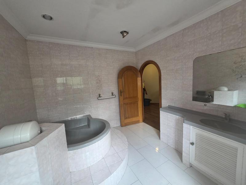 5 Bedroom Property for Sale in Sunward Park Gauteng