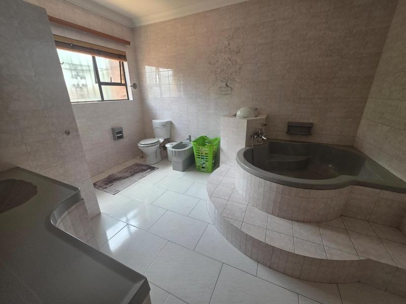 5 Bedroom Property for Sale in Sunward Park Gauteng