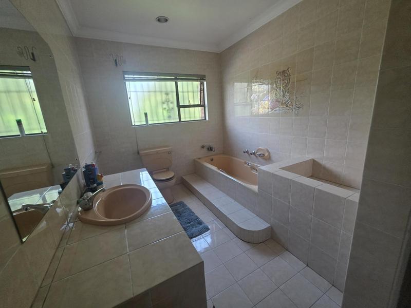 5 Bedroom Property for Sale in Sunward Park Gauteng