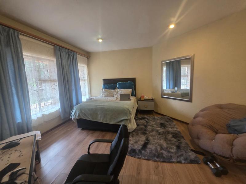 5 Bedroom Property for Sale in Sunward Park Gauteng