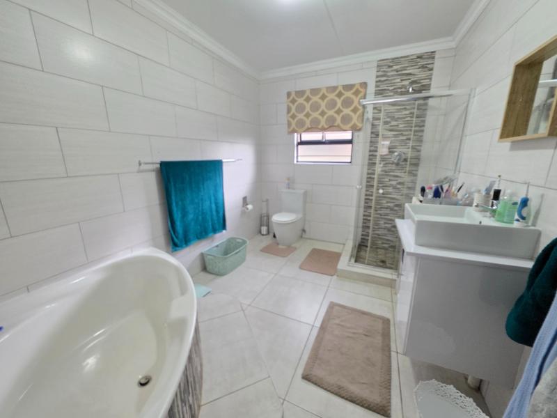 3 Bedroom Property for Sale in Meyerton Central Gauteng