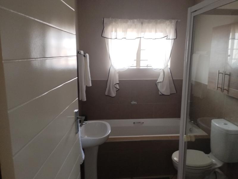 2 Bedroom Property for Sale in Noordwyk Gauteng