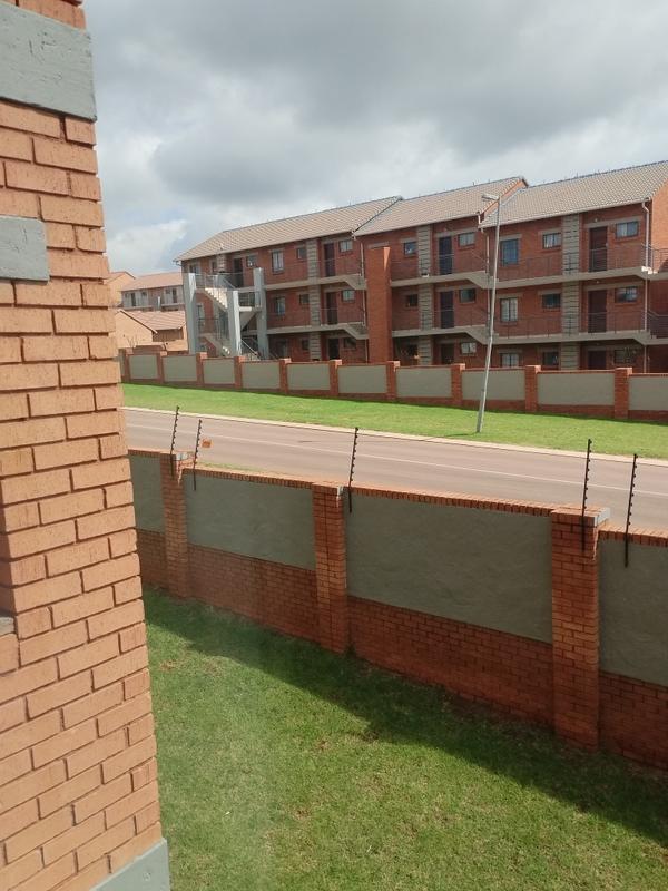 2 Bedroom Property for Sale in Noordwyk Gauteng
