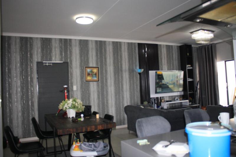 3 Bedroom Property for Sale in Erand Gardens Gauteng