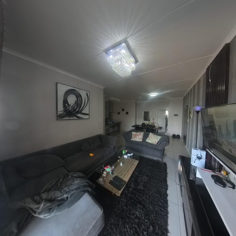 3 Bedroom Property for Sale in Erand Gardens Gauteng