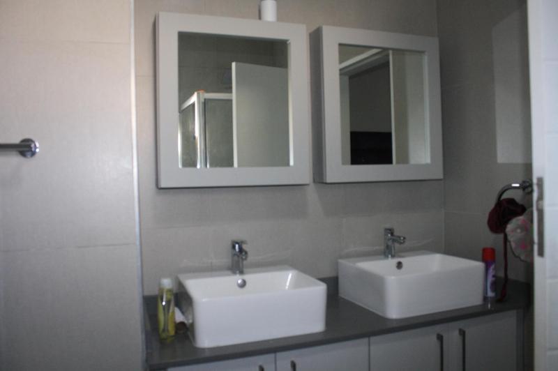 3 Bedroom Property for Sale in Erand Gardens Gauteng