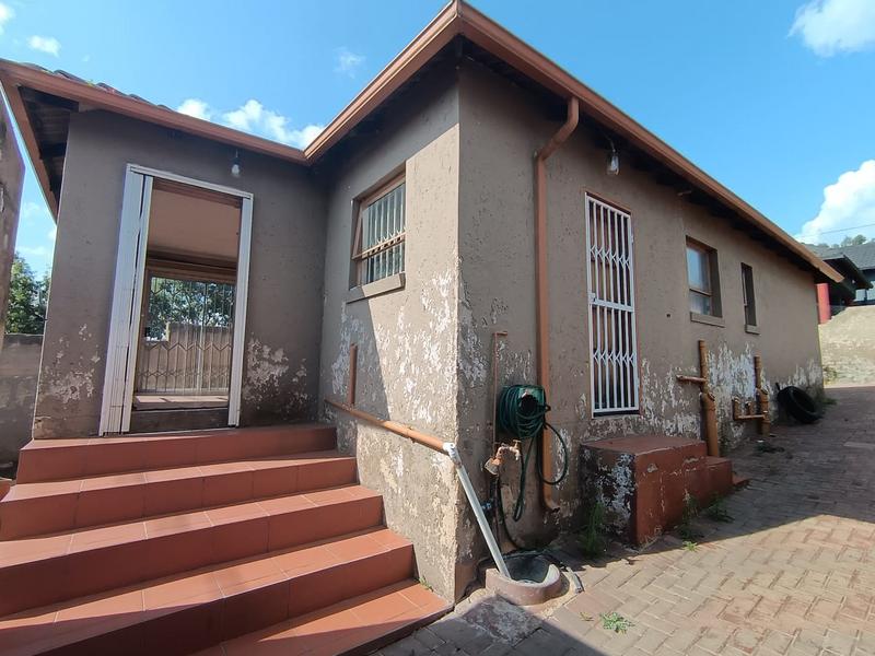 3 Bedroom Property for Sale in Clayville Gauteng