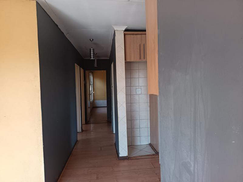 3 Bedroom Property for Sale in Clayville Gauteng