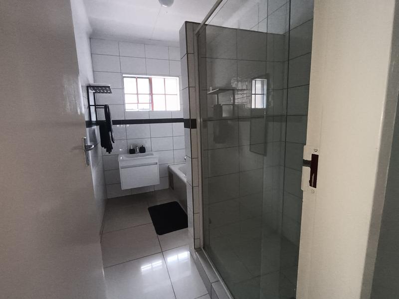 3 Bedroom Property for Sale in Clayville Gauteng