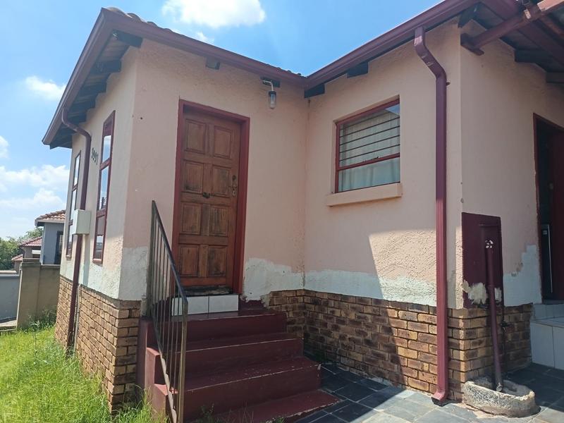 3 Bedroom Property for Sale in Clayville Gauteng