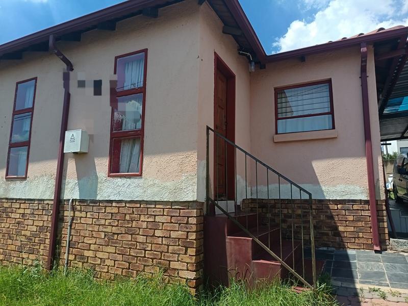 3 Bedroom Property for Sale in Clayville Gauteng