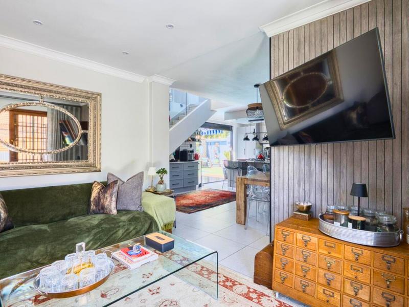 4 Bedroom Property for Sale in Faerie Glen Gauteng