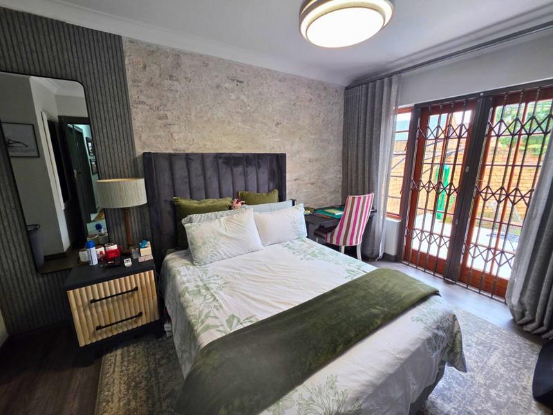 4 Bedroom Property for Sale in Faerie Glen Gauteng