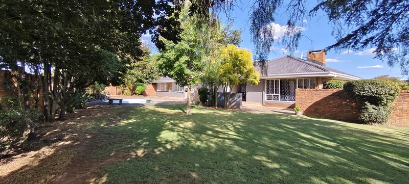 To Let 4 Bedroom Property for Rent in Parkdene Gauteng