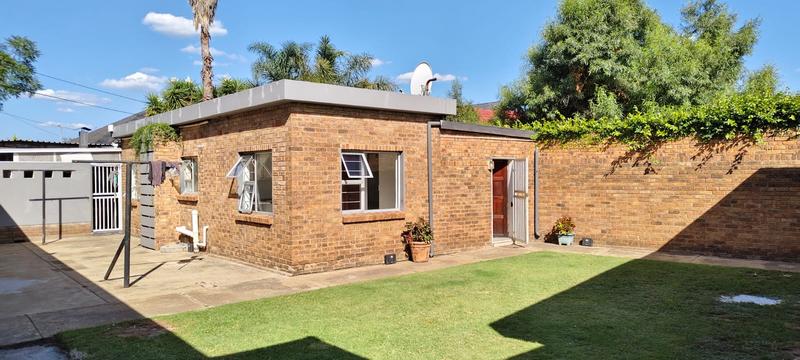 To Let 4 Bedroom Property for Rent in Parkdene Gauteng
