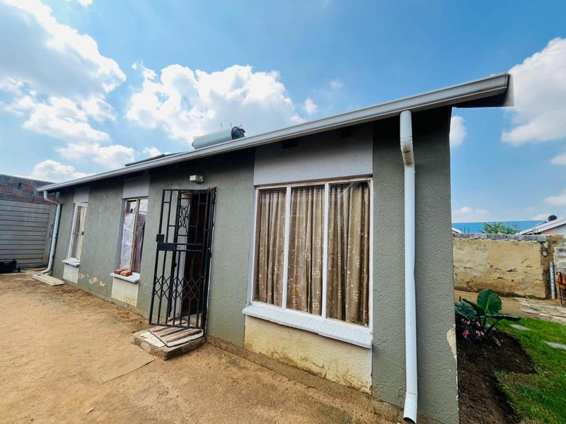 2 Bedroom Property for Sale in Windmill Park Gauteng
