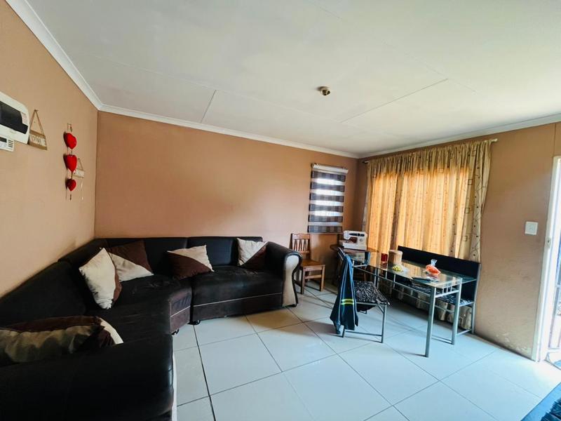 2 Bedroom Property for Sale in Windmill Park Gauteng