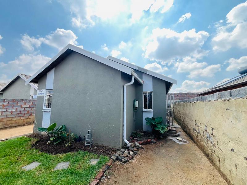 2 Bedroom Property for Sale in Windmill Park Gauteng