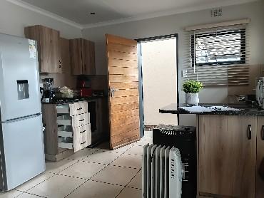 To Let 5 Bedroom Property for Rent in Leopard