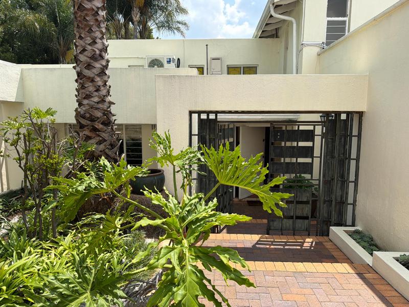 To Let 5 Bedroom Property for Rent in Bryanston Gauteng