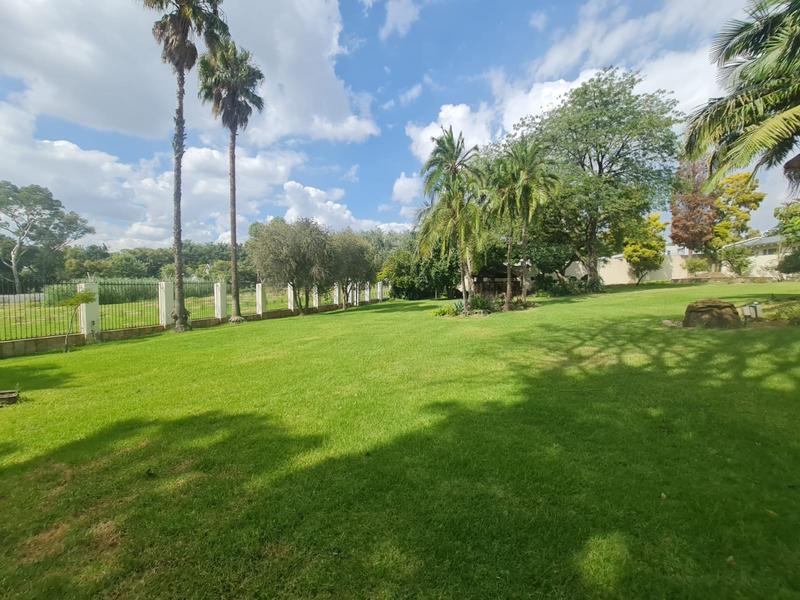 To Let 5 Bedroom Property for Rent in Bryanston Gauteng