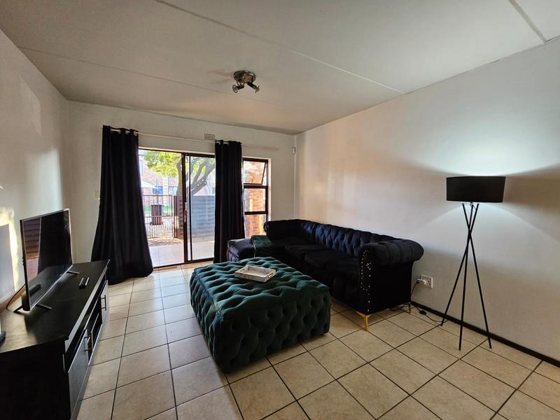 To Let 2 Bedroom Property for Rent in Sonneveld Gauteng