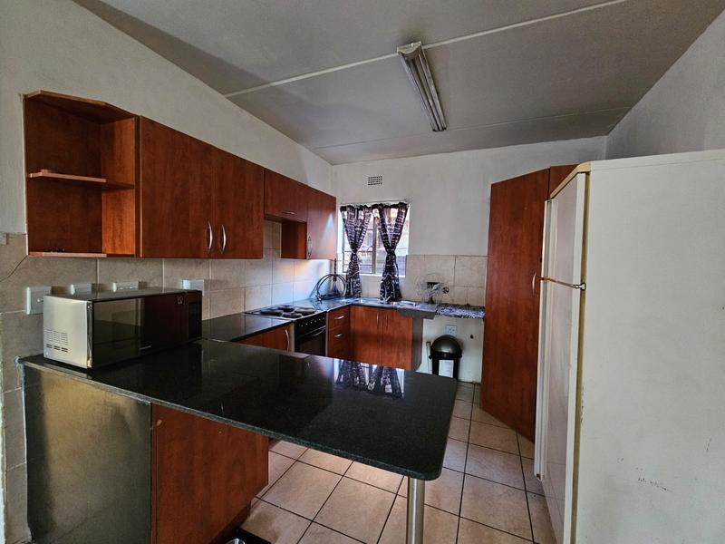 To Let 2 Bedroom Property for Rent in Sonneveld Gauteng