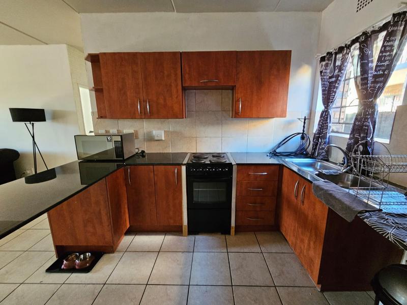 To Let 2 Bedroom Property for Rent in Sonneveld Gauteng