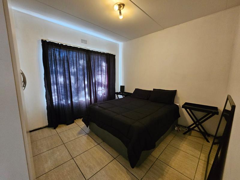 To Let 2 Bedroom Property for Rent in Sonneveld Gauteng