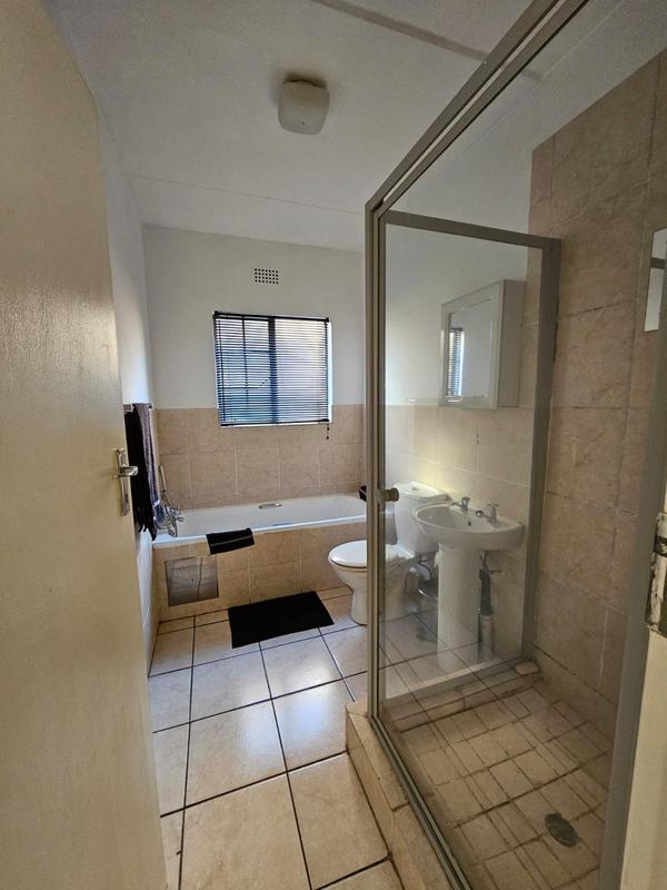 To Let 2 Bedroom Property for Rent in Sonneveld Gauteng