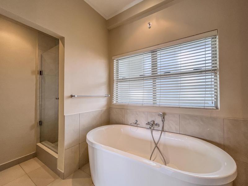 To Let 3 Bedroom Property for Rent in Sandhurst Gauteng