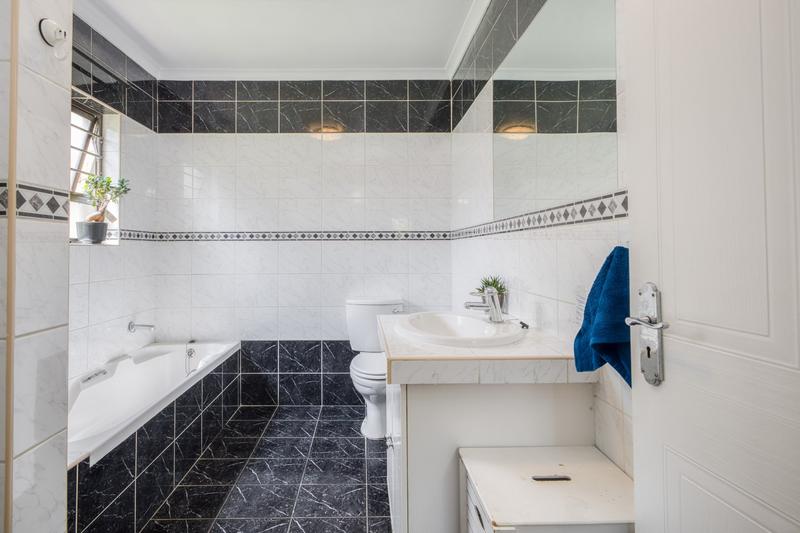 2 Bedroom Property for Sale in Beverley Gauteng