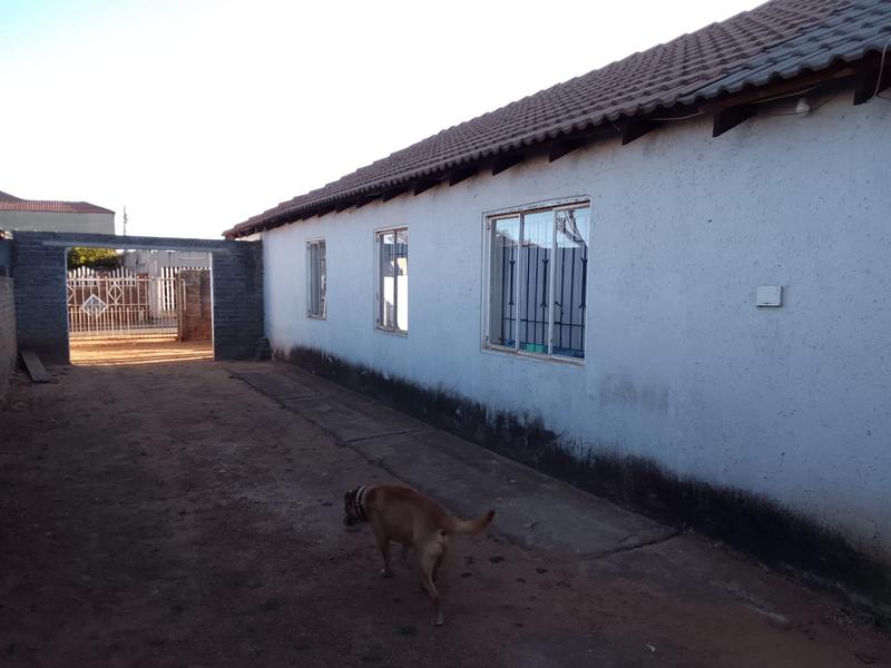 3 Bedroom Property for Sale in Lenasia Gauteng