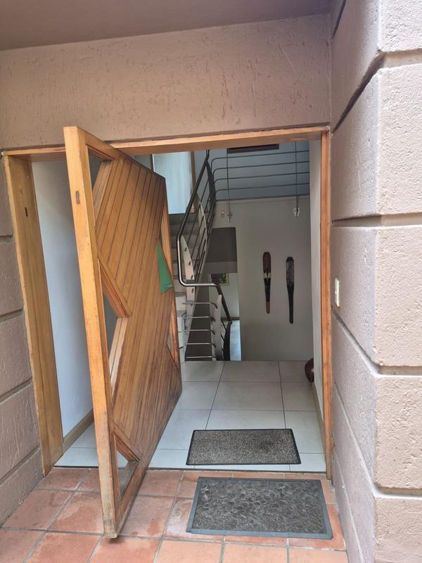 To Let 6 Bedroom Property for Rent in Muckleneuk Gauteng