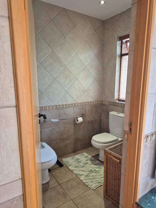 To Let 6 Bedroom Property for Rent in Muckleneuk Gauteng