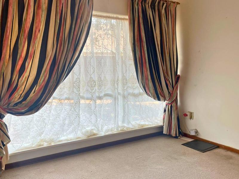 5 Bedroom Property for Sale in Birchleigh Gauteng