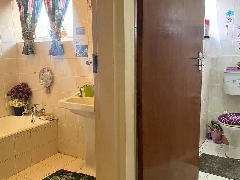 5 Bedroom Property for Sale in Birchleigh Gauteng