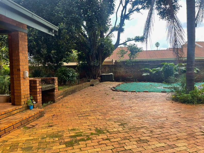 5 Bedroom Property for Sale in Birchleigh Gauteng