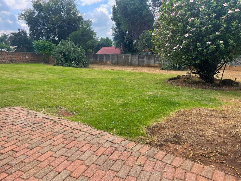 5 Bedroom Property for Sale in Birchleigh Gauteng