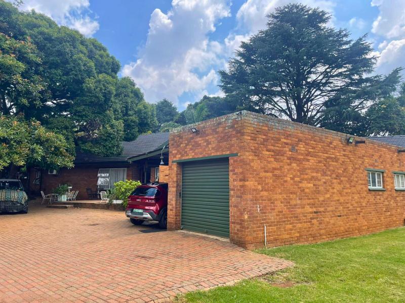 5 Bedroom Property for Sale in Birchleigh Gauteng