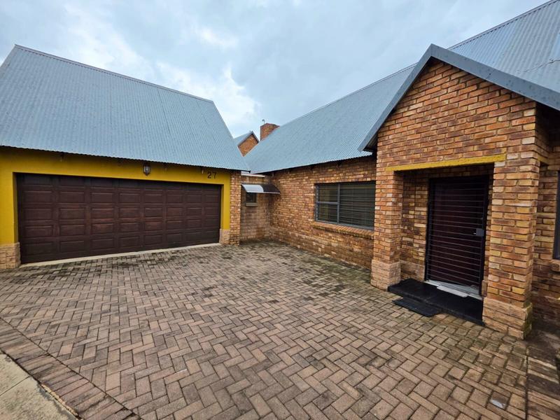 2 Bedroom Property for Sale in Glen Marais Gauteng
