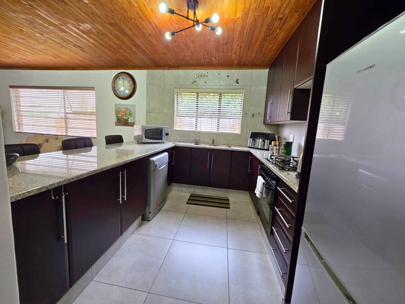 2 Bedroom Property for Sale in Glen Marais Gauteng