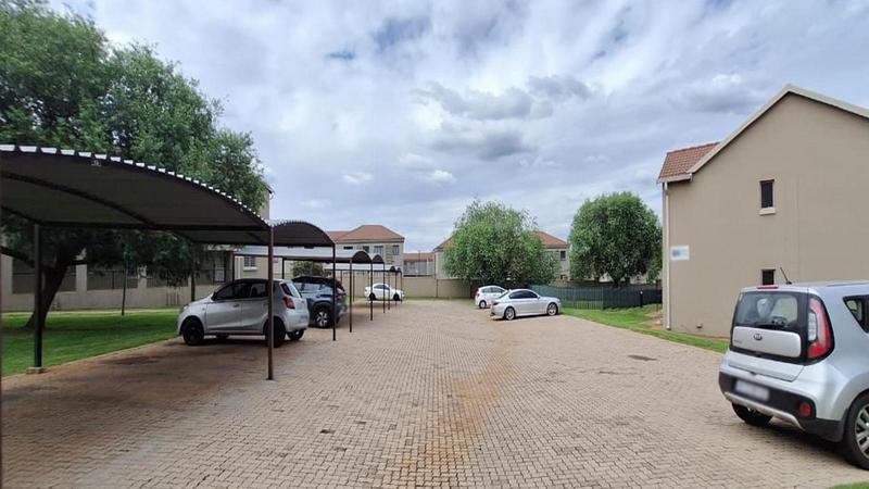 1 Bedroom Property for Sale in Willowbrook Gauteng