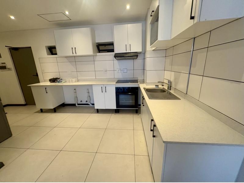 To Let 2 Bedroom Property for Rent in Illovo Gauteng