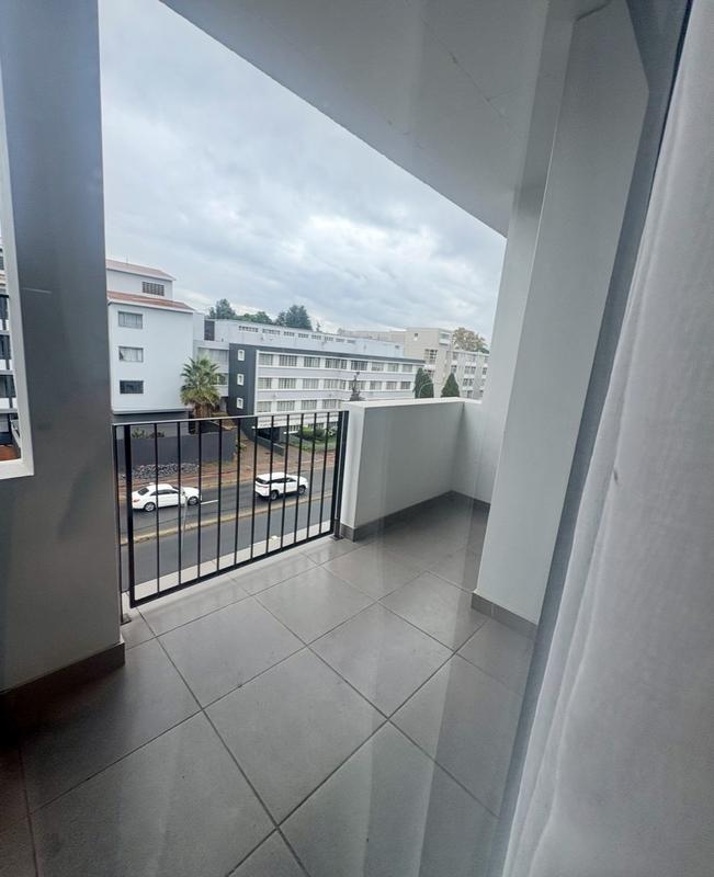 To Let 2 Bedroom Property for Rent in Illovo Gauteng