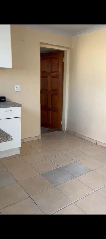 To Let 1 Bedroom Property for Rent in Symhurst Gauteng