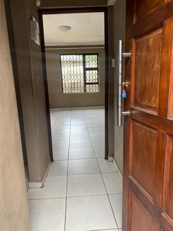 To Let 1 Bedroom Property for Rent in Lombardy East Gauteng