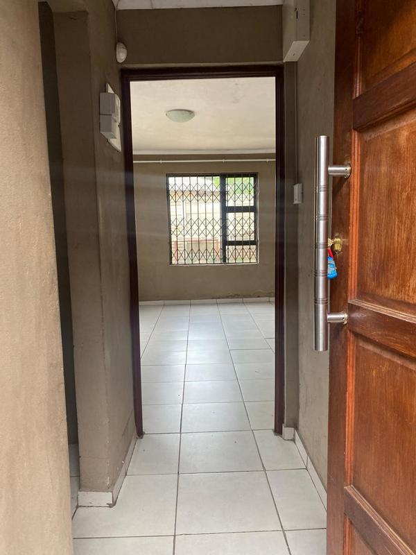 To Let 1 Bedroom Property for Rent in Lombardy East Gauteng
